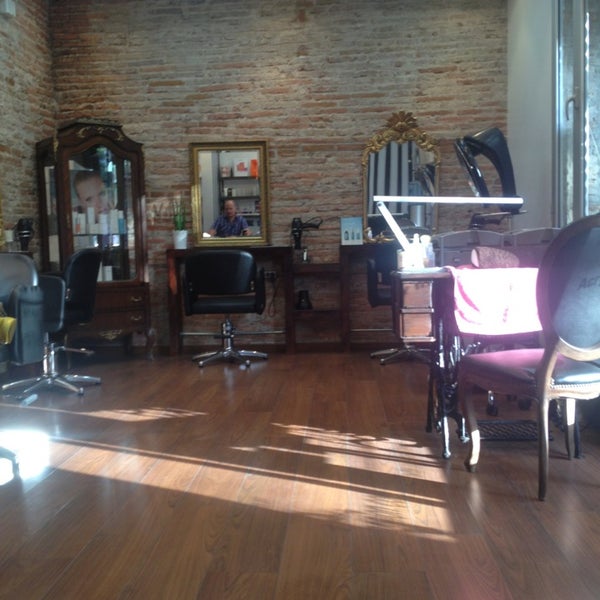 8/2/2013 tarihinde Estefanía G.ziyaretçi tarafından Onda Hair &amp; Beauty Salon'de çekilen fotoğraf