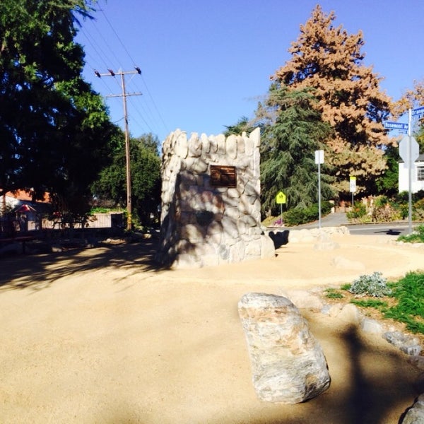 Crescenta Commons Park in La Crescenta
