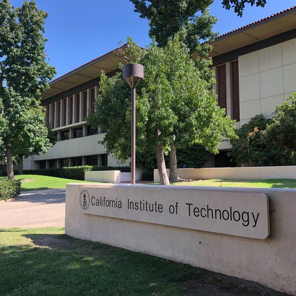 Foto tomada en Instituto de Tecnología de California  por Chuck W. el 9/23/2019