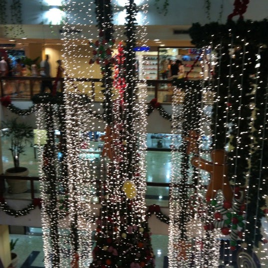 Photo taken at Alameda Shopping by AndradeThom on 11/3/2012