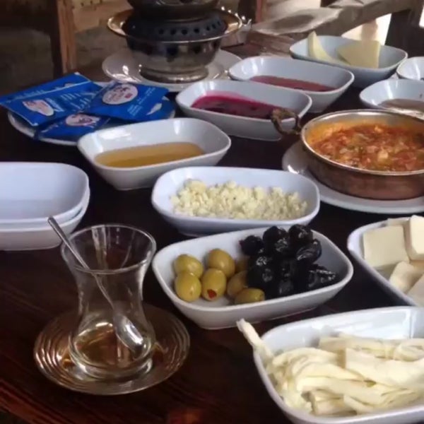 Ziyade Et Balık Bahçeşehir Bahçeşehir 2.Kısım'da Deniz Ürünleri Restoranı