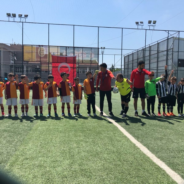 Снимок сделан в Etiler Galatasaray Futbol Okulu пользователем Nermin K. 4/29/2018