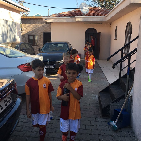 Photo taken at Etiler Galatasaray Futbol Okulu by Nermin K. on 9/24/2017