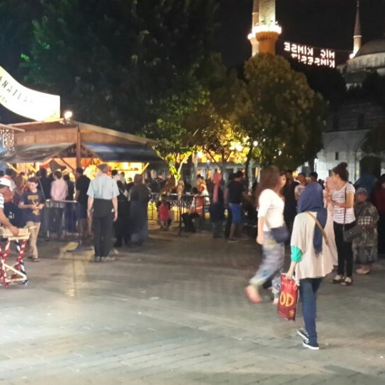 7/6/2014 tarihinde Hakan D.ziyaretçi tarafından Alzer Cafe'de çekilen fotoğraf