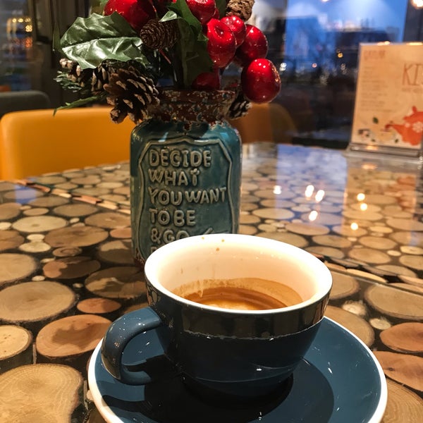 รูปภาพถ่ายที่ Espresso Perfetto โดย Eliçe เมื่อ 12/26/2018