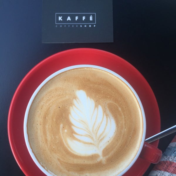 Photo taken at KAFFÉ Coffee Shop by Eliçe on 6/15/2017