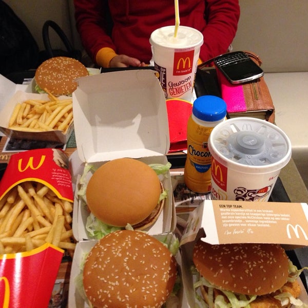 รูปภาพถ่ายที่ McDonald&#39;s โดย Küüübb. . เมื่อ 1/6/2014