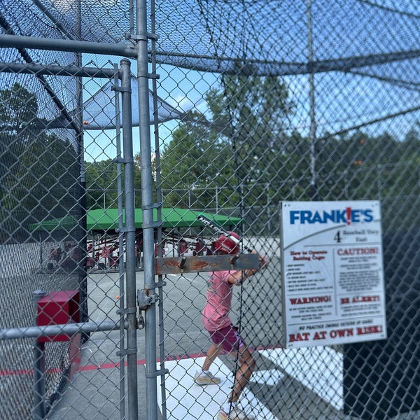 Foto diambil di Frankie&#39;s Fun Park oleh Todd W. pada 8/5/2023