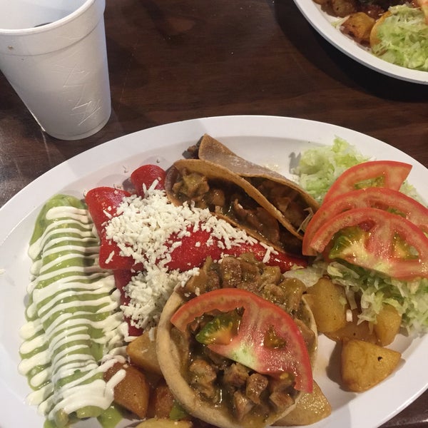 Taquería Juárez Av. Eugenio Garza Sada 3976 Sur