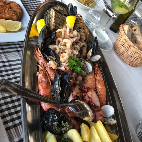 6/19/2018 tarihinde Bara W.ziyaretçi tarafından Restoran Bila lucica'de çekilen fotoğraf