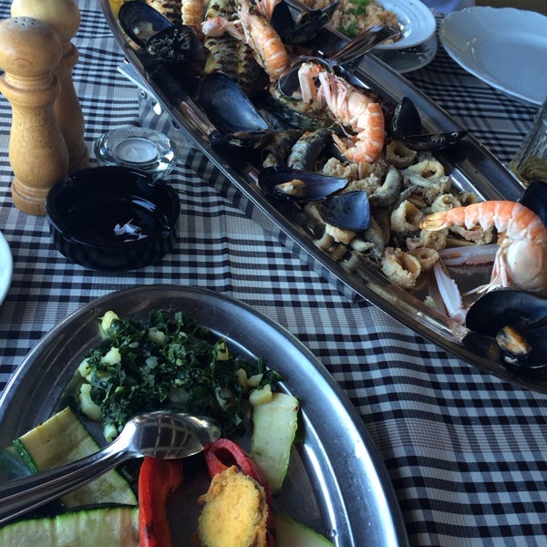 5/10/2014 tarihinde Bara W.ziyaretçi tarafından Restoran Bila lucica'de çekilen fotoğraf