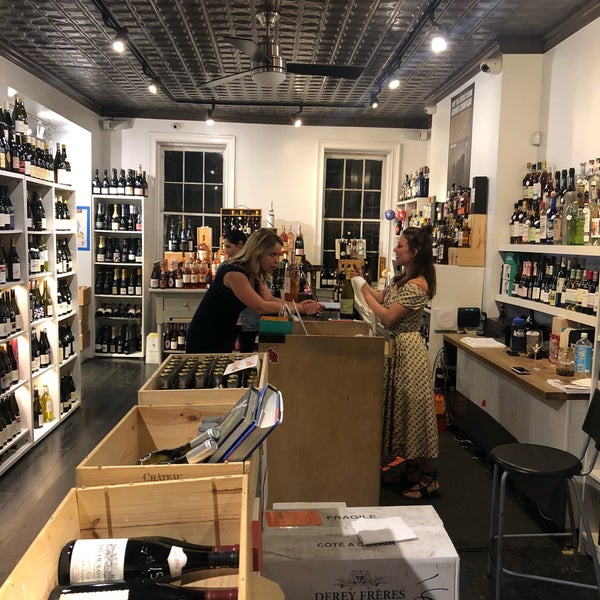 8/5/2018 tarihinde Lockhart S.ziyaretçi tarafından Terry&#39;s West Village Wine and Spirits'de çekilen fotoğraf