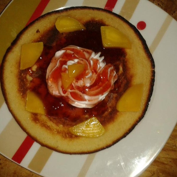 Hotcakes Cafeina Special: Mango, Mermelada de fresa, Chantilly... mmmh!