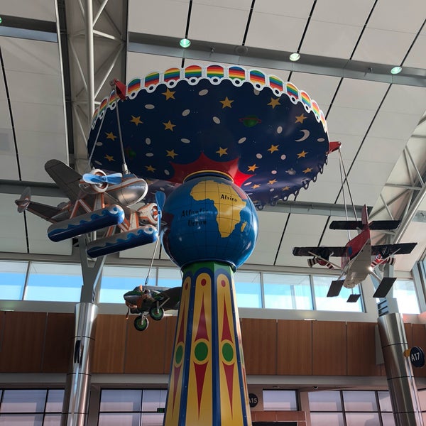 Foto tomada en Calgary Airport Marriott In-Terminal Hotel  por Wendy C. el 3/10/2018
