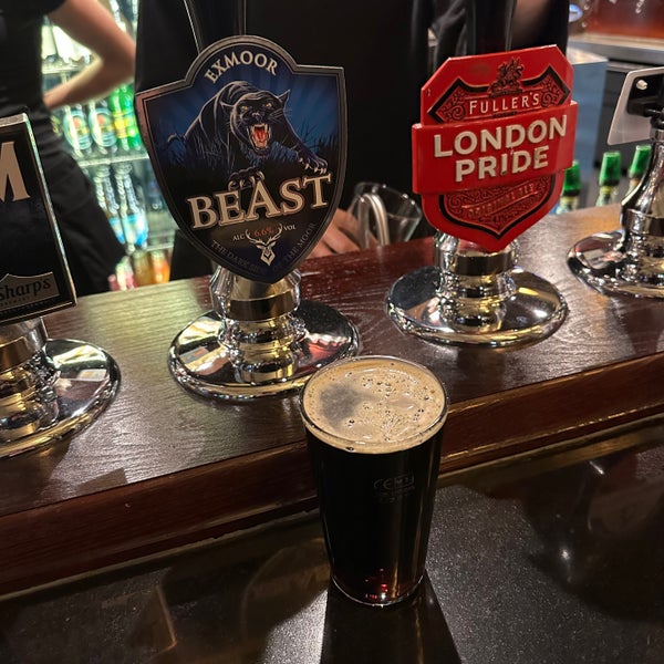 Photo taken at The Crosse Keys (Wetherspoon) by Colin C. on 3/20/2023