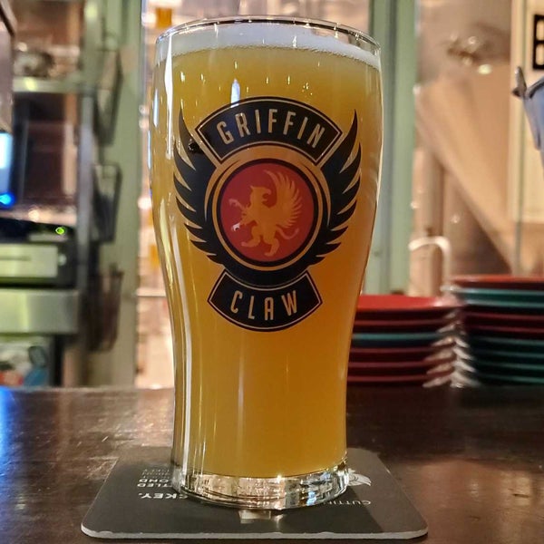 Photo taken at Griffin Claw Brewing Company by Timothy H. on 3/28/2022
