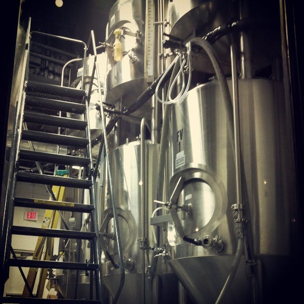 4/20/2013にTimothy H.が51 North Brewing Companyで撮った写真