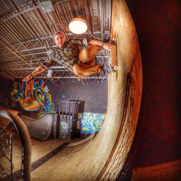 2/13/2014にBossmanがGardenSK8 Indoor Skateparkで撮った写真