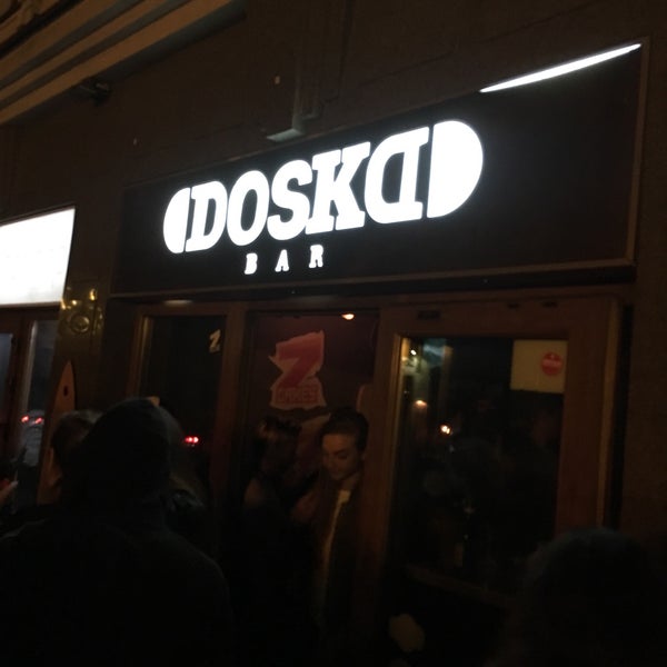 Foto tirada no(a) Doska Bar por Alexander K. em 9/22/2017
