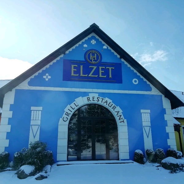 Foto tirada no(a) Hotel Elzet por Karel K. em 2/9/2021