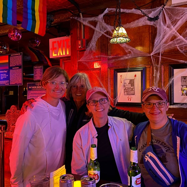 10/10/2022 tarihinde Jess R.ziyaretçi tarafından Stonewall Inn'de çekilen fotoğraf