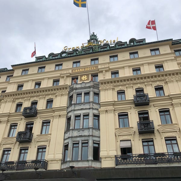 Foto diambil di Grand Hôtel Stockholm oleh Jess R. pada 5/10/2019