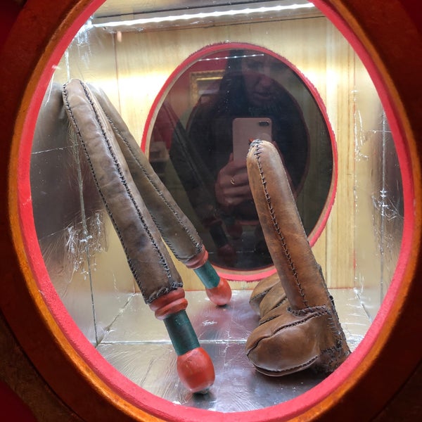 รูปภาพถ่ายที่ Sex Machines Museum โดย Jess R. เมื่อ 11/11/2019