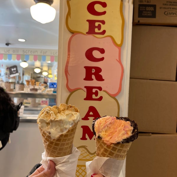 North Pole Fudge and Ice Cream Co. Dessert Shop