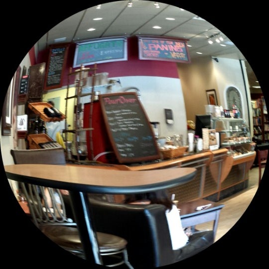 8/15/2013 tarihinde John M.ziyaretçi tarafından Boulder Creek Coffee'de çekilen fotoğraf