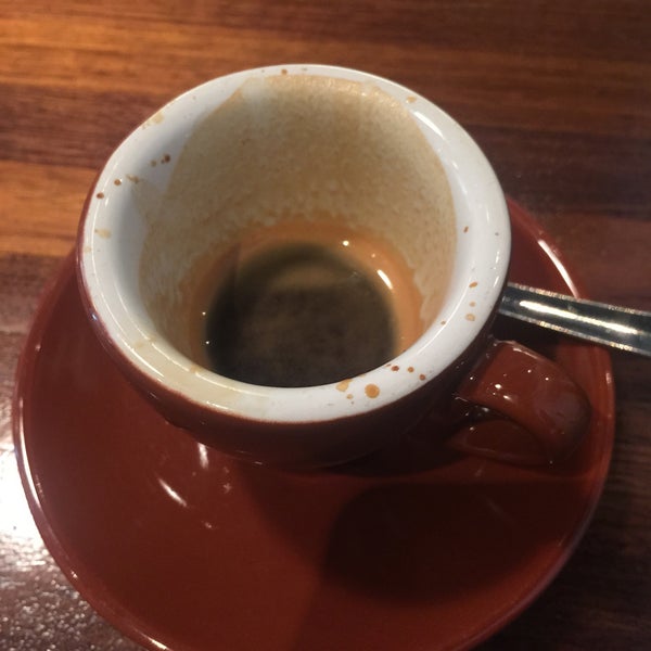9/3/2015 tarihinde Michael F.ziyaretçi tarafından Plowshares Coffee Bloomingdale'de çekilen fotoğraf
