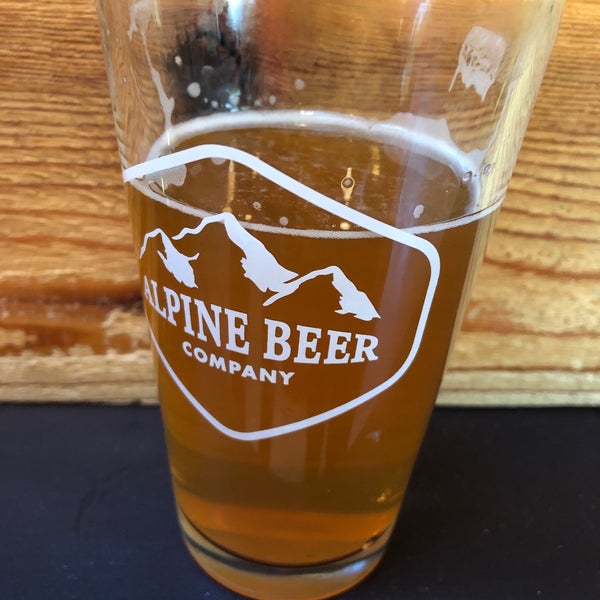 Foto scattata a Alpine Beer Company da K E G. il 11/23/2019
