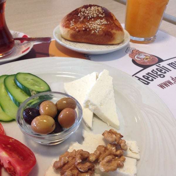 Photo taken at Dengeli Kafe &amp; Restoran by Neslihan Y. on 10/10/2014