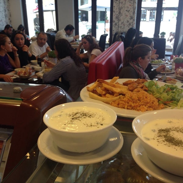 Photo taken at Dengeli Kafe &amp; Restoran by Neslihan Y. on 6/4/2014