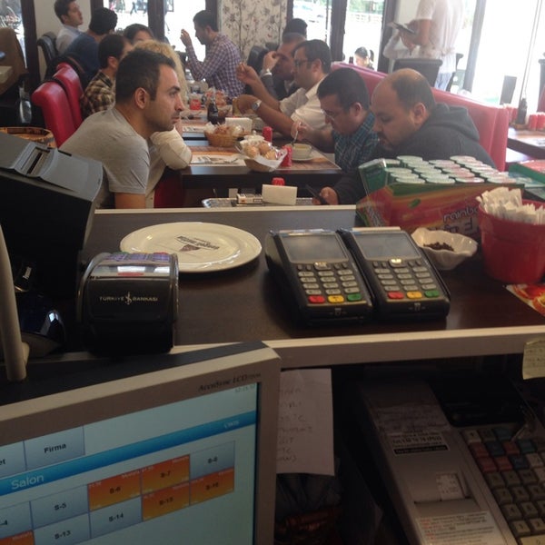 Photo taken at Dengeli Kafe &amp; Restoran by Neslihan Y. on 10/9/2014