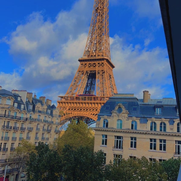รูปภาพถ่ายที่ Hôtel Pullman Paris Tour Eiffel โดย SAF🦦 เมื่อ 11/5/2023