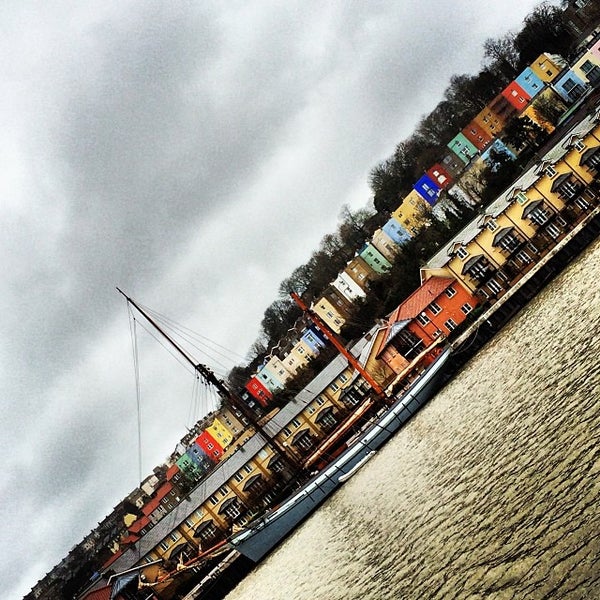 Темза пересохла 2022. Ferry stop. Анадолу кавагы (anadolu kavaği) крепость. Стамбул рыбацкая деревня анадолу кавагы. Ferry stop.