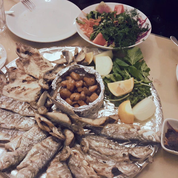 Снимок сделан в Dalyan Balık Restaurant пользователем Duygu A. 2/10/2017