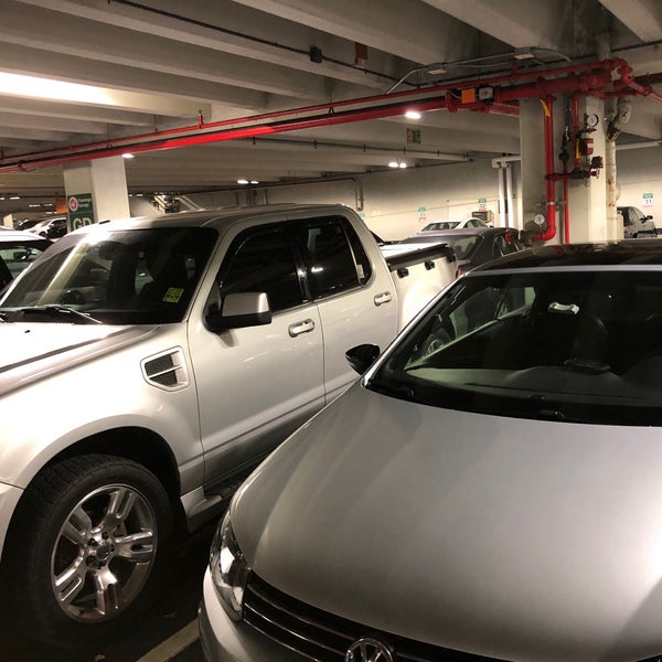 Flamingo Parking Garage - Miami International Airport - 2 tips from 455