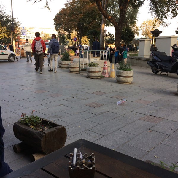 Das Foto wurde bei Meşk Cafe&amp;Restaurant von Öyküm A. am 10/22/2017 aufgenommen