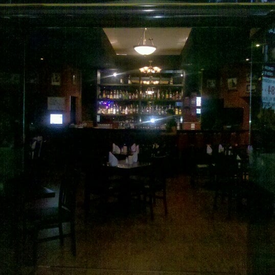 Foto diambil di Muleiro&#39;s Lounge Jazz Venue oleh Toledo M. pada 2/1/2013