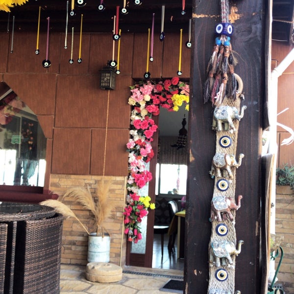 รูปภาพถ่ายที่ Hanımeller Restaurant &amp; Cafe &amp; Bar โดย Roj 🌾 เมื่อ 8/19/2020