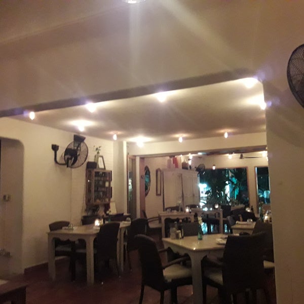 Foto scattata a Como Como Osteria Mediterranea da Israel W. il 10/13/2018