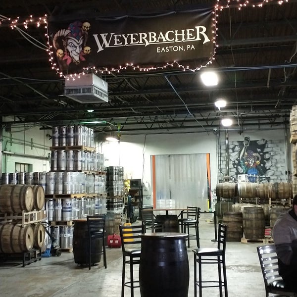 รูปภาพถ่ายที่ Weyerbacher Brewing Co‎mpany โดย Pat W. เมื่อ 3/21/2021
