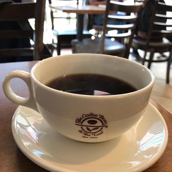 Photo taken at The Coffee Bean &amp; Tea Leaf by K B. on 4/9/2017