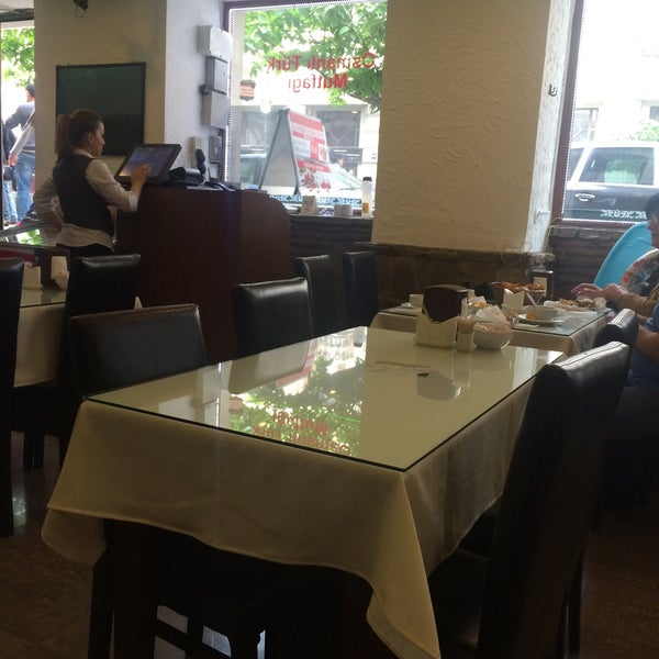 4/27/2016 tarihinde Beso M.ziyaretçi tarafından Nasimi Restaurant'de çekilen fotoğraf