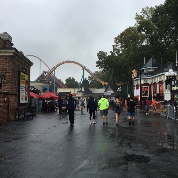 Photo taken at Six Flags Over Georgia by Aleyda B. on 10/13/2019
