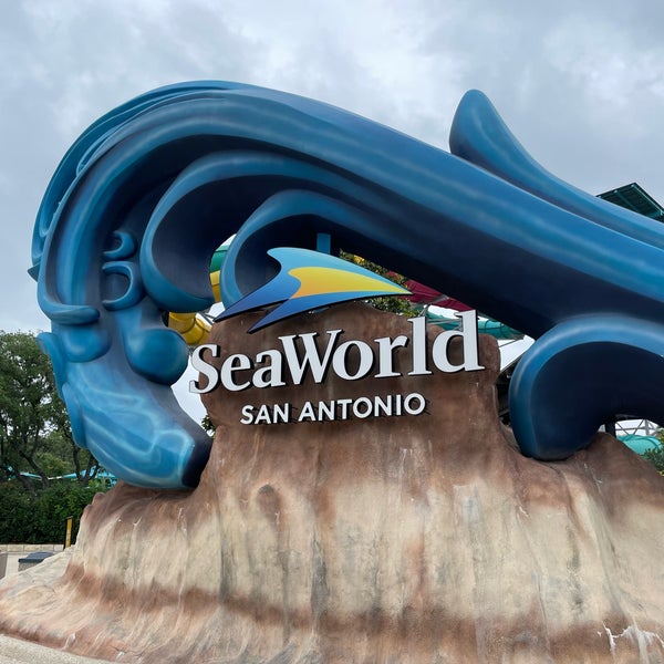 รูปภาพถ่ายที่ SeaWorld San Antonio โดย Aleyda B. เมื่อ 5/4/2023