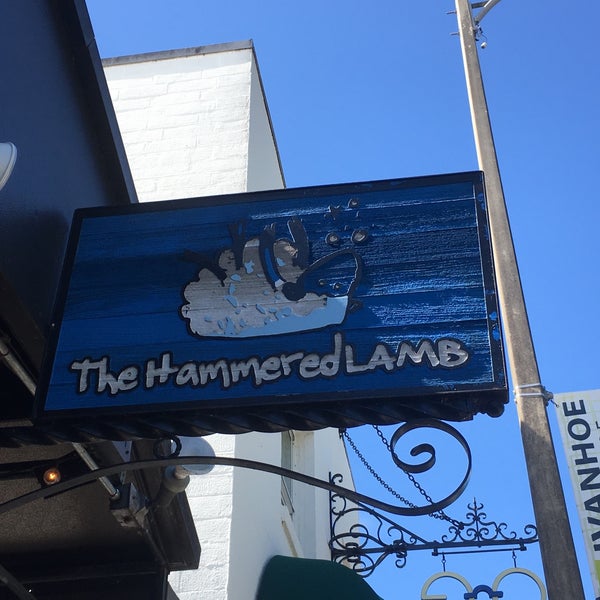Foto tirada no(a) The Hammered Lamb por Aleyda B. em 7/30/2018