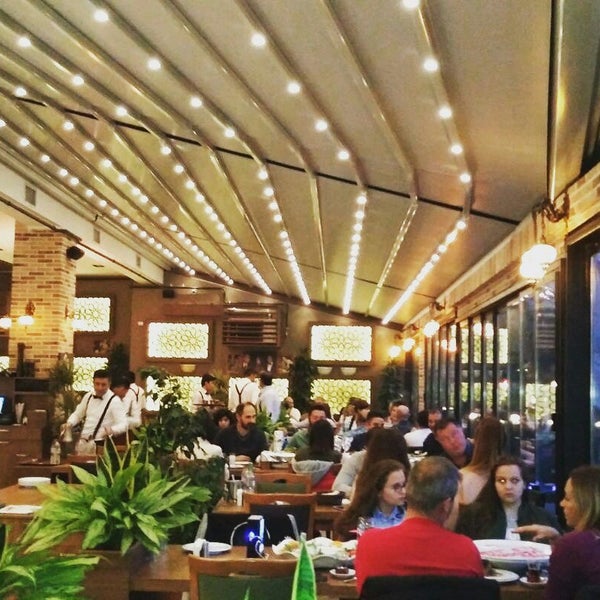 Das Foto wurde bei Çakıl Restaurant - Ataşehir von Çakıl Restaurant - Ataşehir am 5/9/2018 aufgenommen