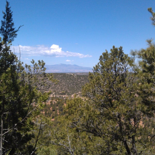 New Mexico has amazing hiking trails for all ages year around. Enjoy the bright blue sky and perfect weather in the Land of Enchantment during your next trip to Santa Fe!